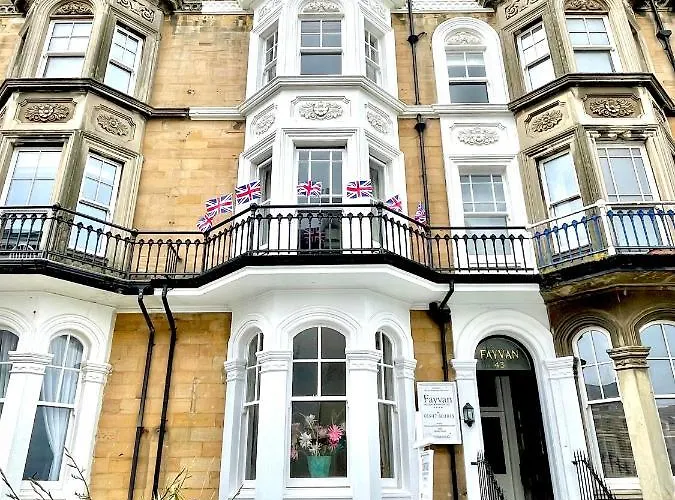 Fayvan Apartments